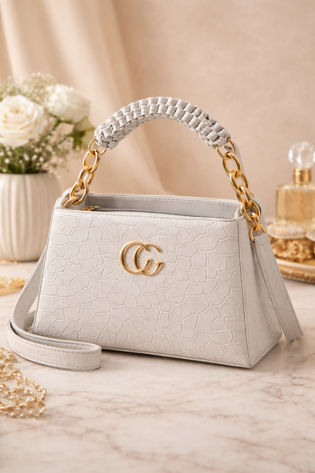 Elegant Gold Chain Shoulder Handbag